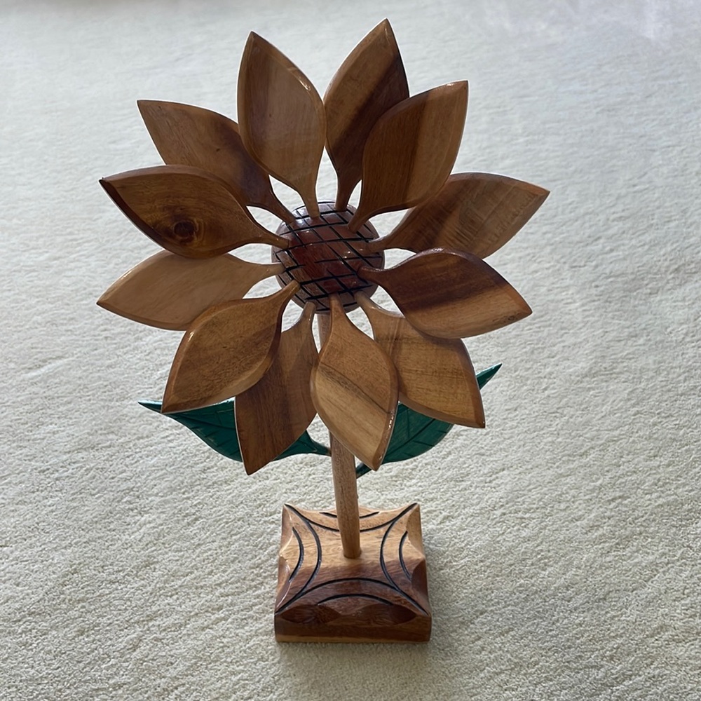 Wooden sunflower